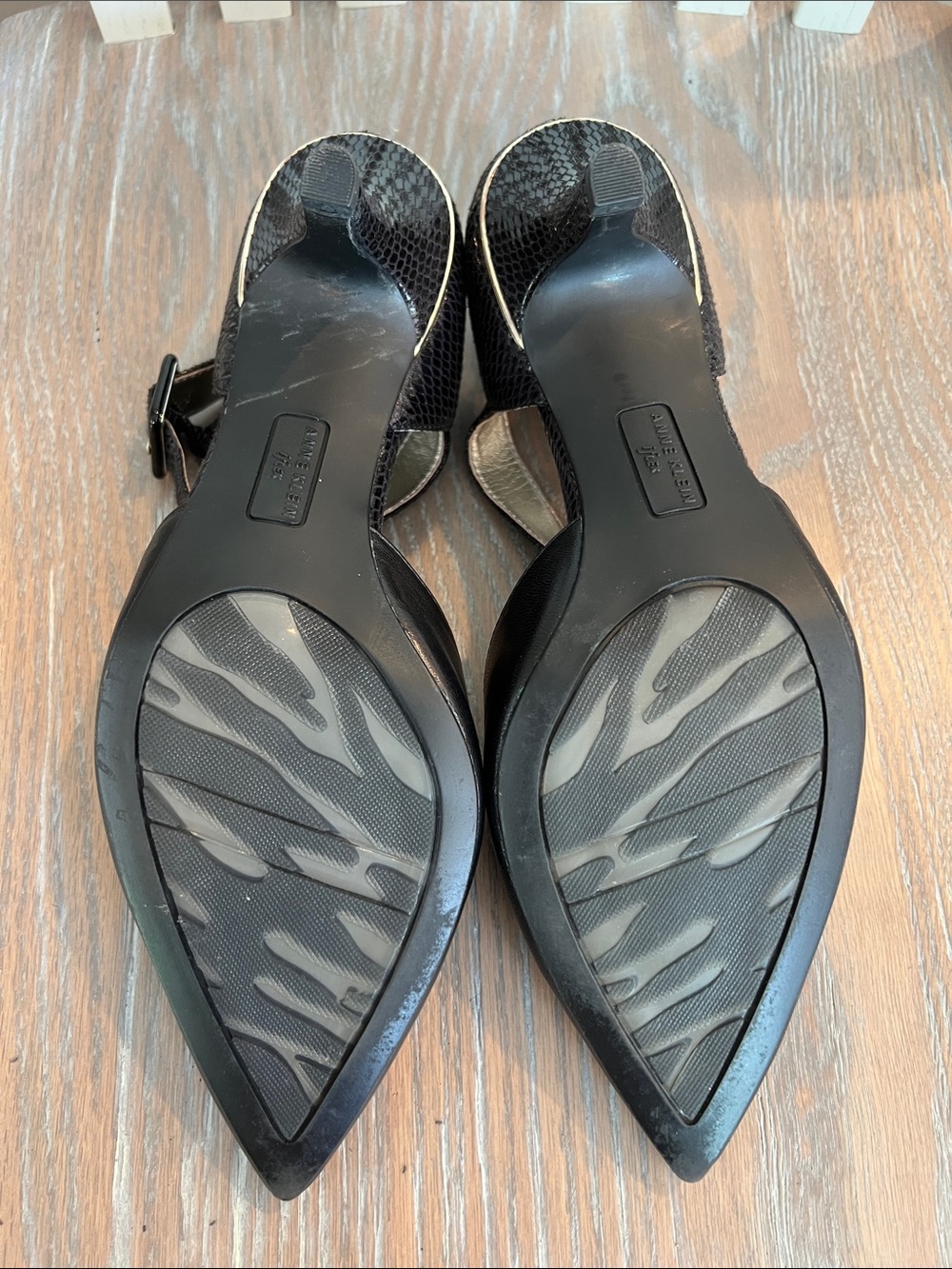 Anne Klein Pointed Toe Ankle Strap Heels Black - Picture 4 of 7